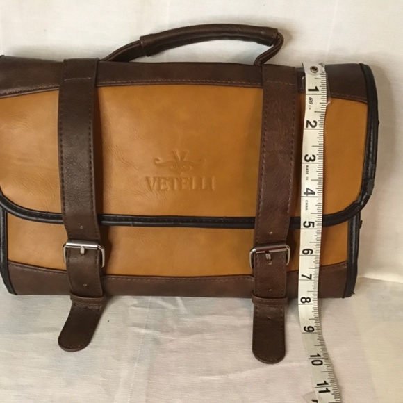 Vitelli Leather Toiletry Bag for Men - Water Resistant, Made in Italy. - Picture 4 of 11